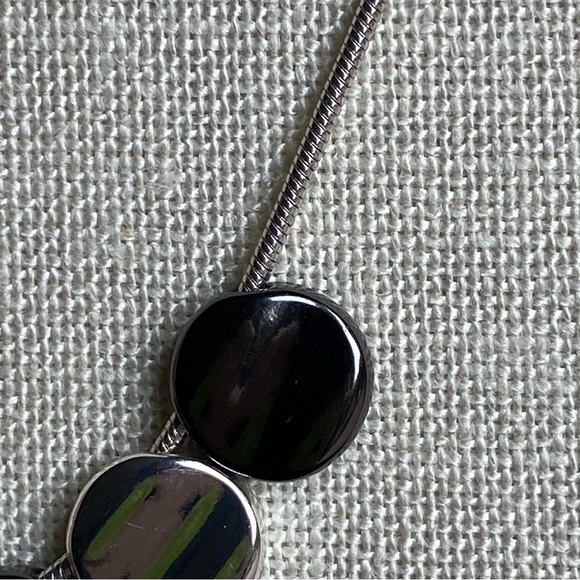 Monet Silver Tone Necklace Gray And Silver Disks EUC Mint Cond 16” - 19” Circles - Picture 13 of 14